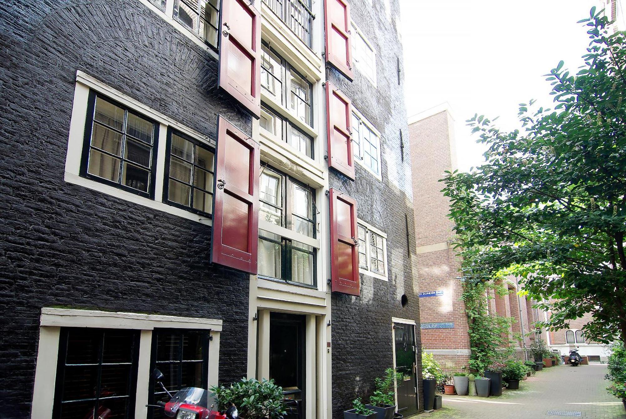 Stunning 2 Bedroom Apt. Heart Of The City! Amsterdam